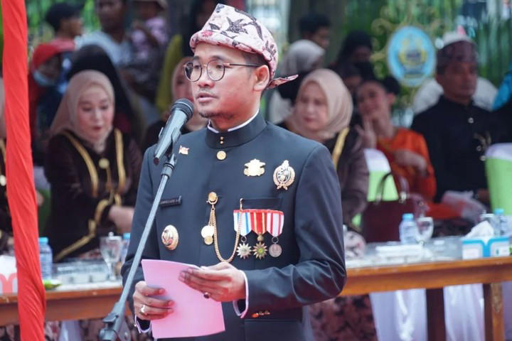 Bupati Bangkalan Abdul Latif