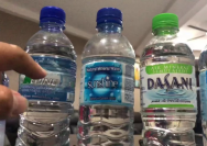 Malaysia Krisis Air Minum, Warga Berebut Beli Air Kemasan. (Foto: Istimewa)