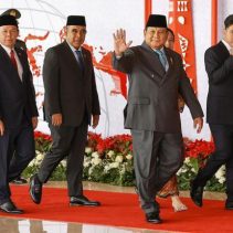 Presiden RI Prabowo Subianto akan sikat aparat TNI dan Polri yang bekingi tambang ilegal.