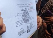 Pengamat kebijakan publik Bonatua Silalahi menegaskan sembilan item informasi yang selama ini disamarkan Komisi Pemilihan Umum (KPU) RI dalam salinan ijazah Presiden ke-7 RI Joko Widodo (Jokowi) harus dibuka ke publik.